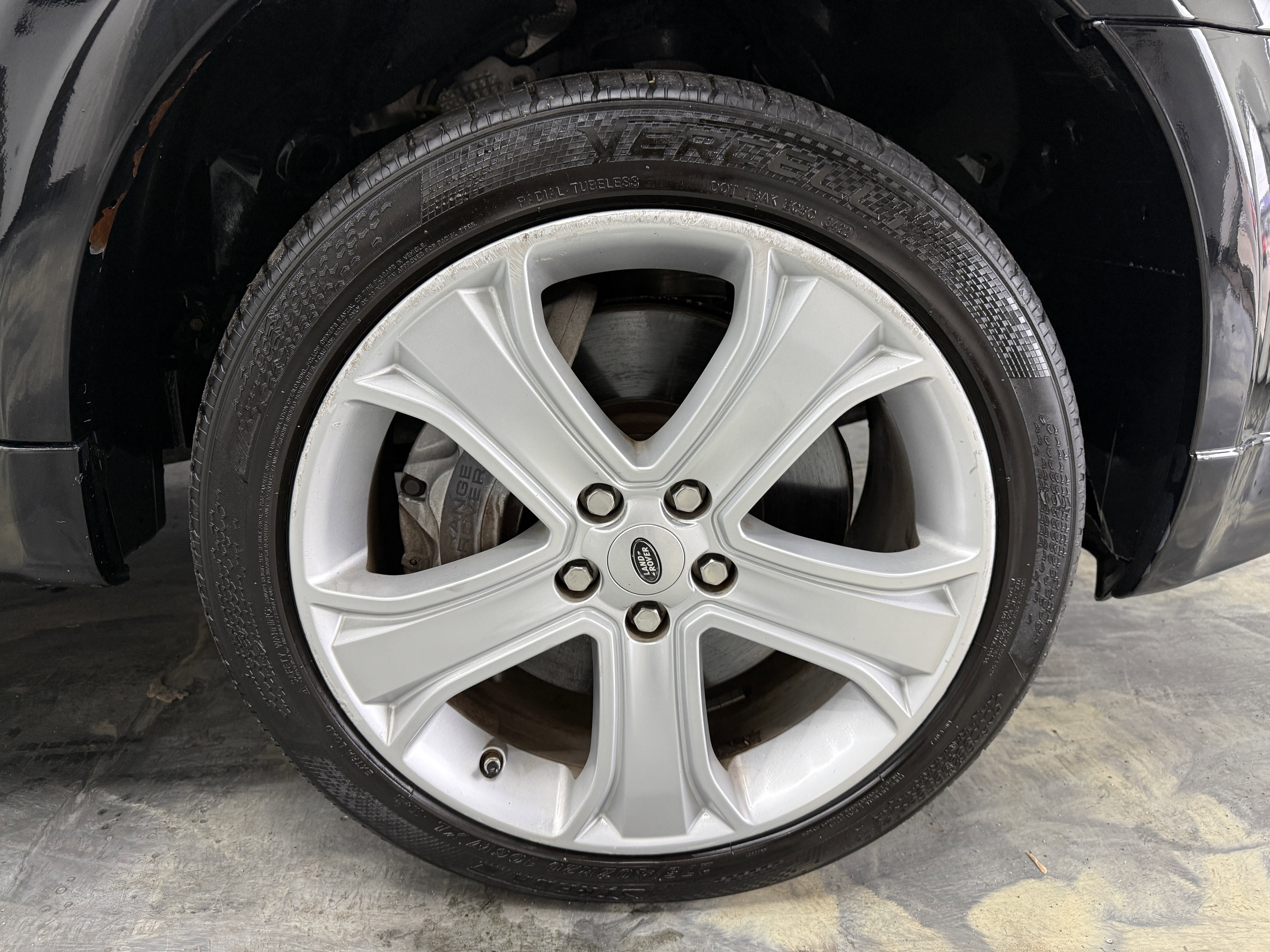 Used 2010 Land Rover Range Rover Sport Supercharged image 23