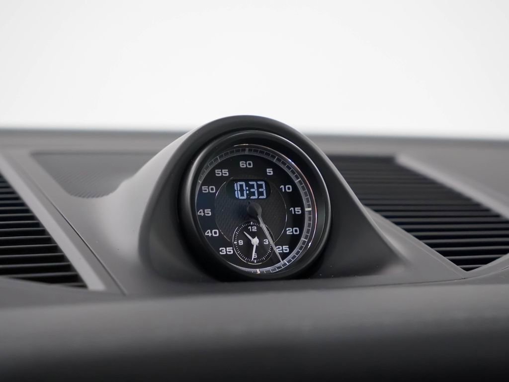 Certified 2025 Porsche Macan Turbo image 29