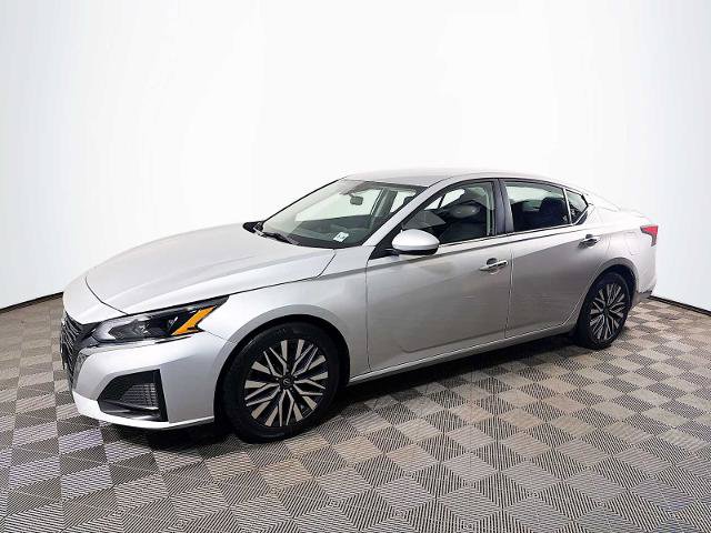 Certified 2023 Nissan Altima 2.5 SV FWD image 1