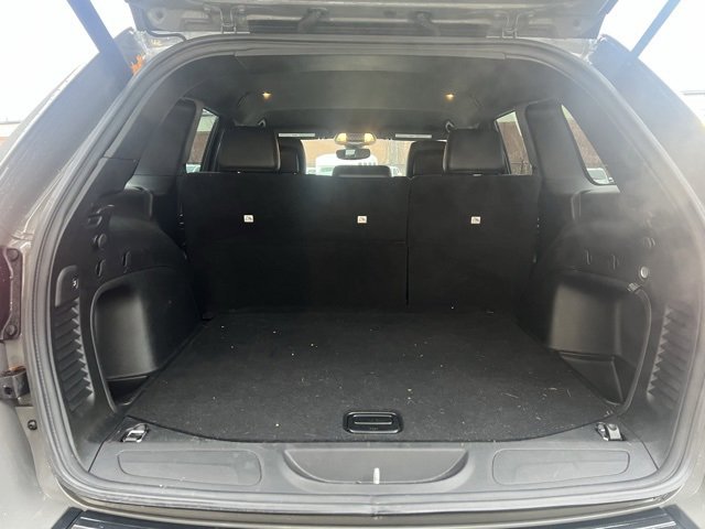 Used 2022 Jeep Grand Cherokee Laredo X image 14