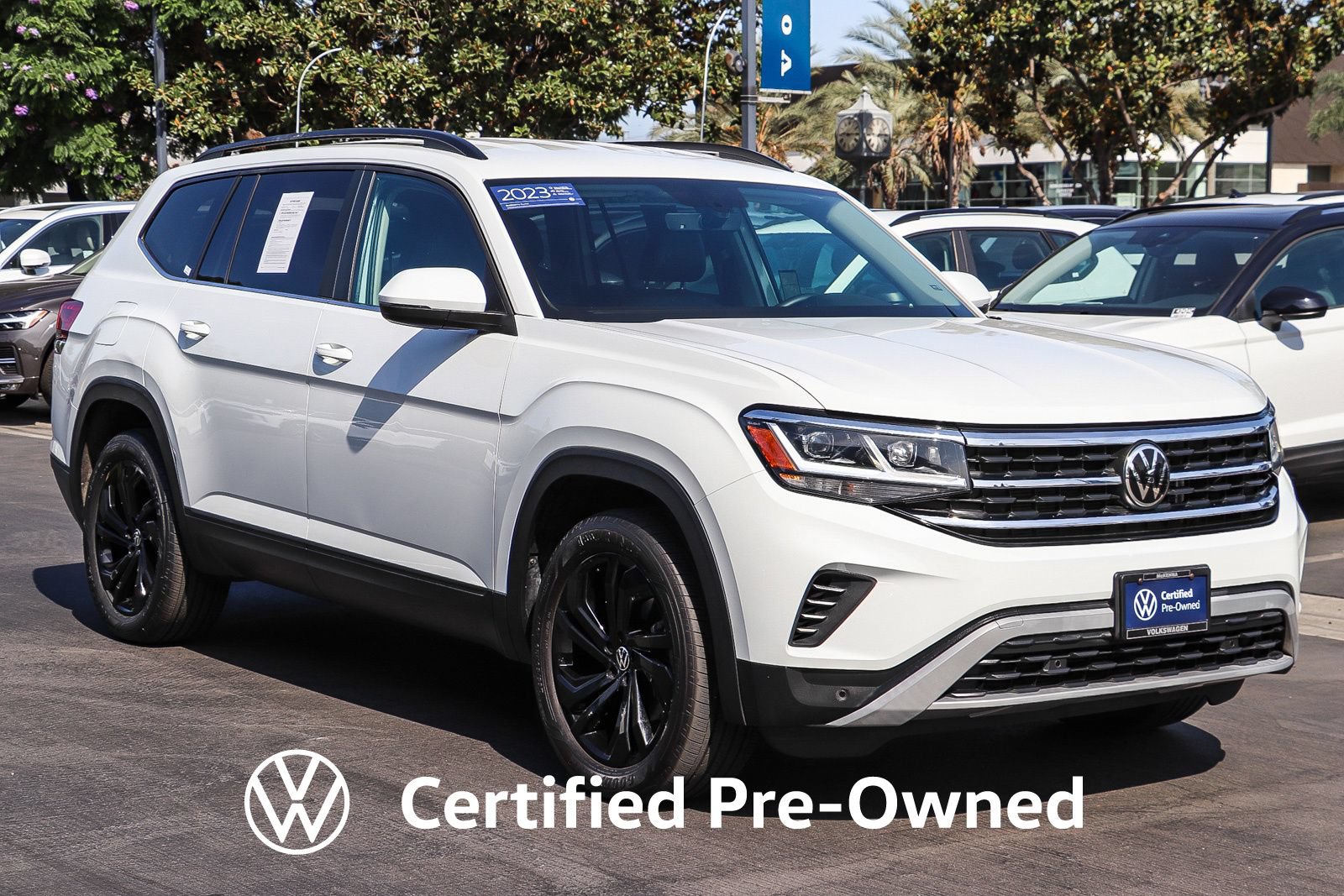 Certified 2023 Volkswagen Atlas SE w/ Black Wheel Package FWD image 4