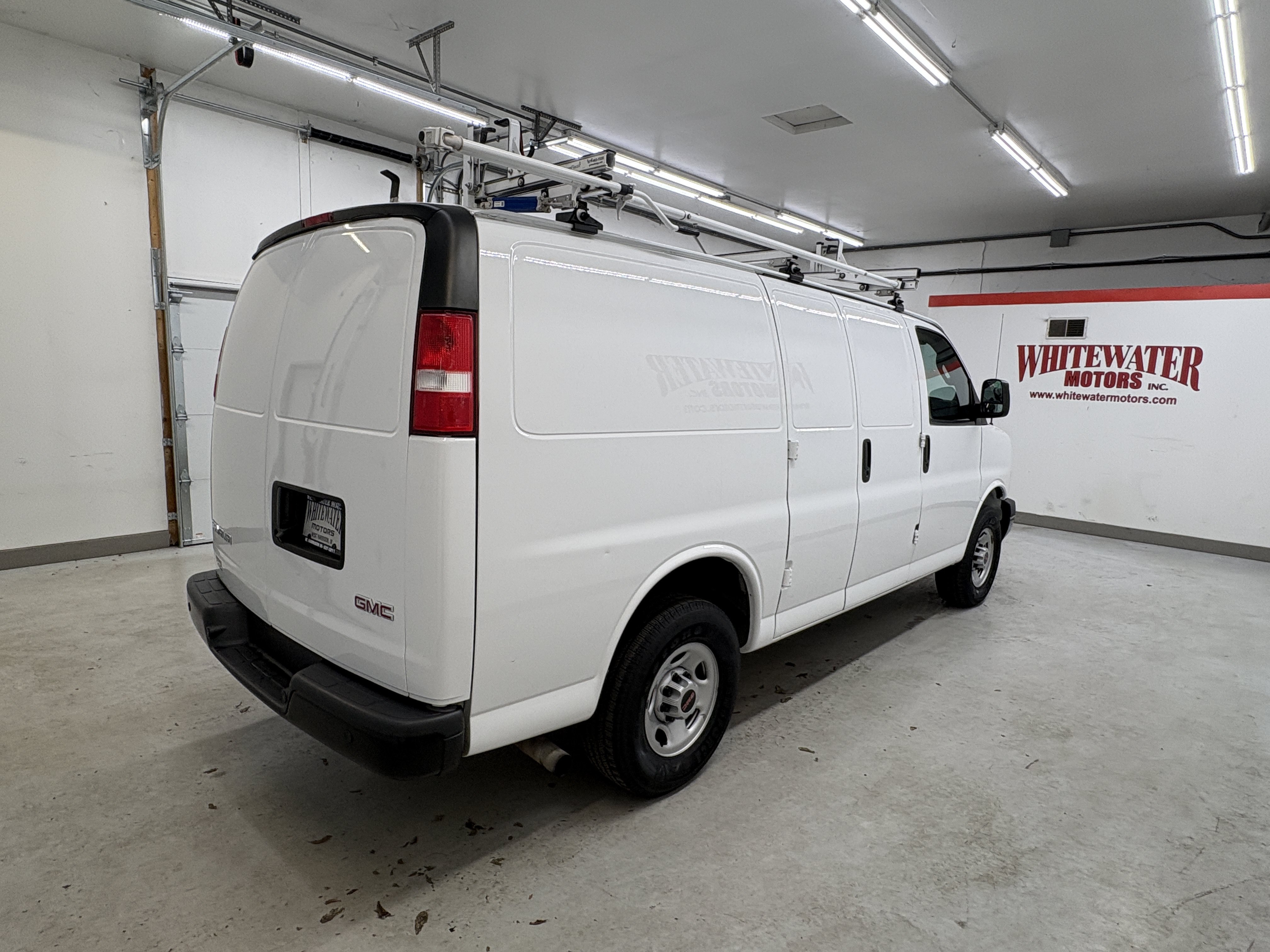 Used 2023 GMC Savana 3500 w/ Driver Convenience Package RWD image 4