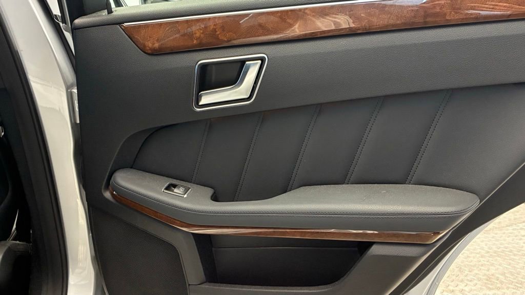 Used 2012 Mercedes-Benz E 350 Sedan image 28