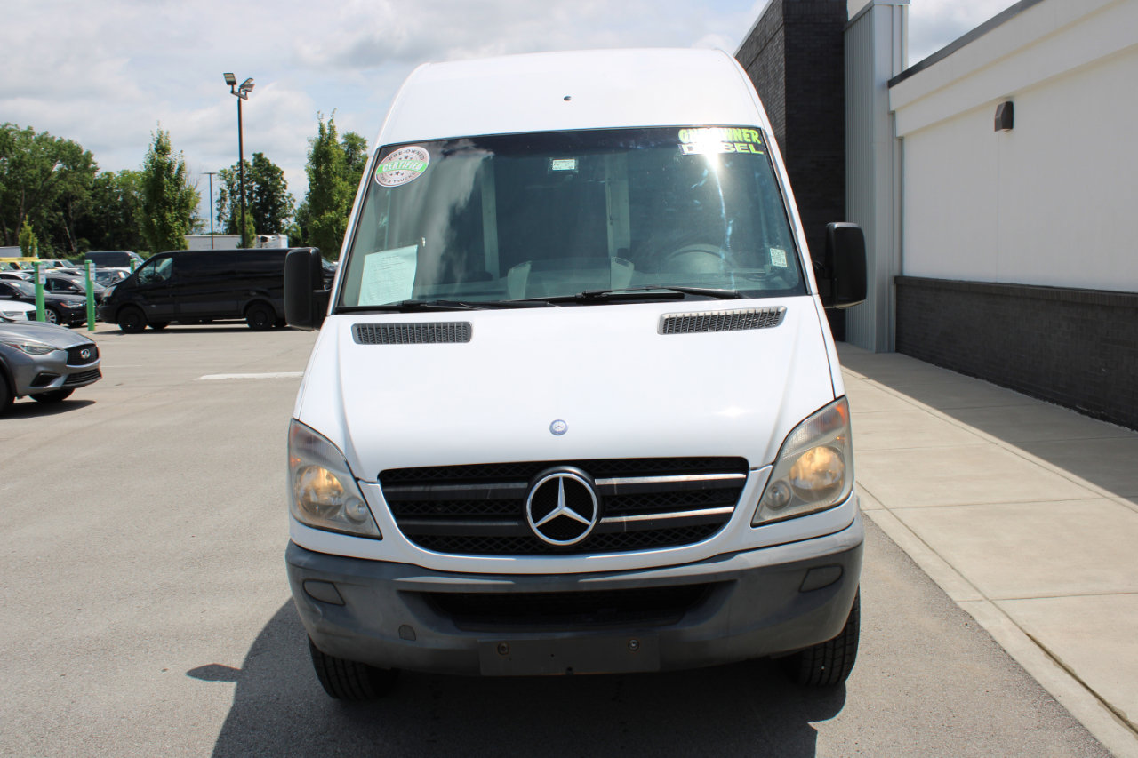 Used 2011 Mercedes-Benz Sprinter 2500 image 2