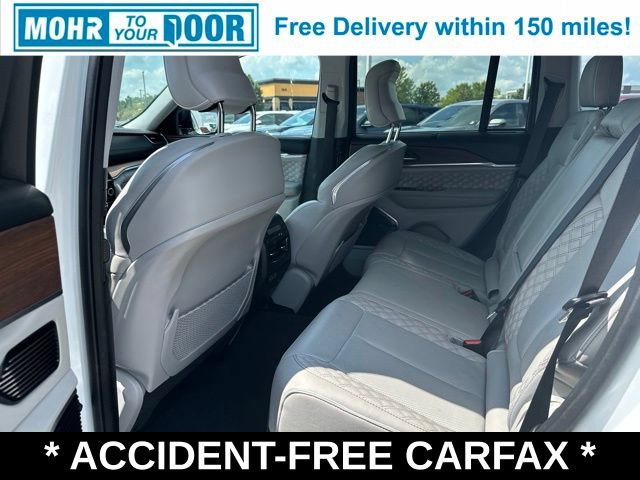 Used 2022 Jeep Grand Cherokee Summit w/ Luxury Tech Group V AWD/4WD image 24