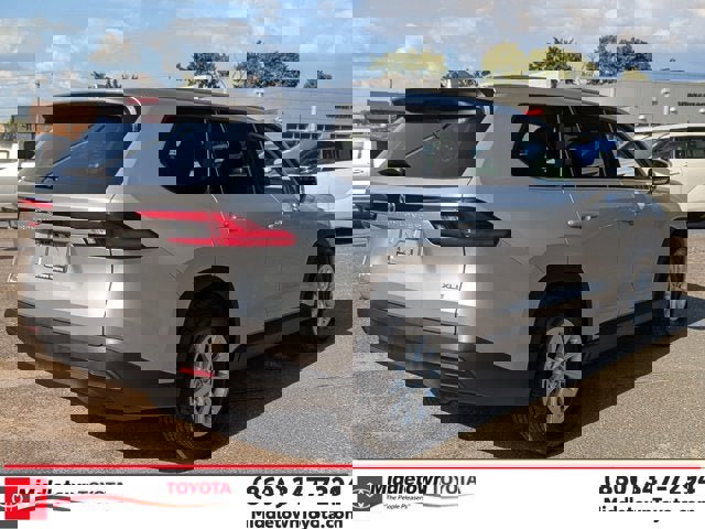 Certified 2024 Toyota Grand Highlander XLE image 3