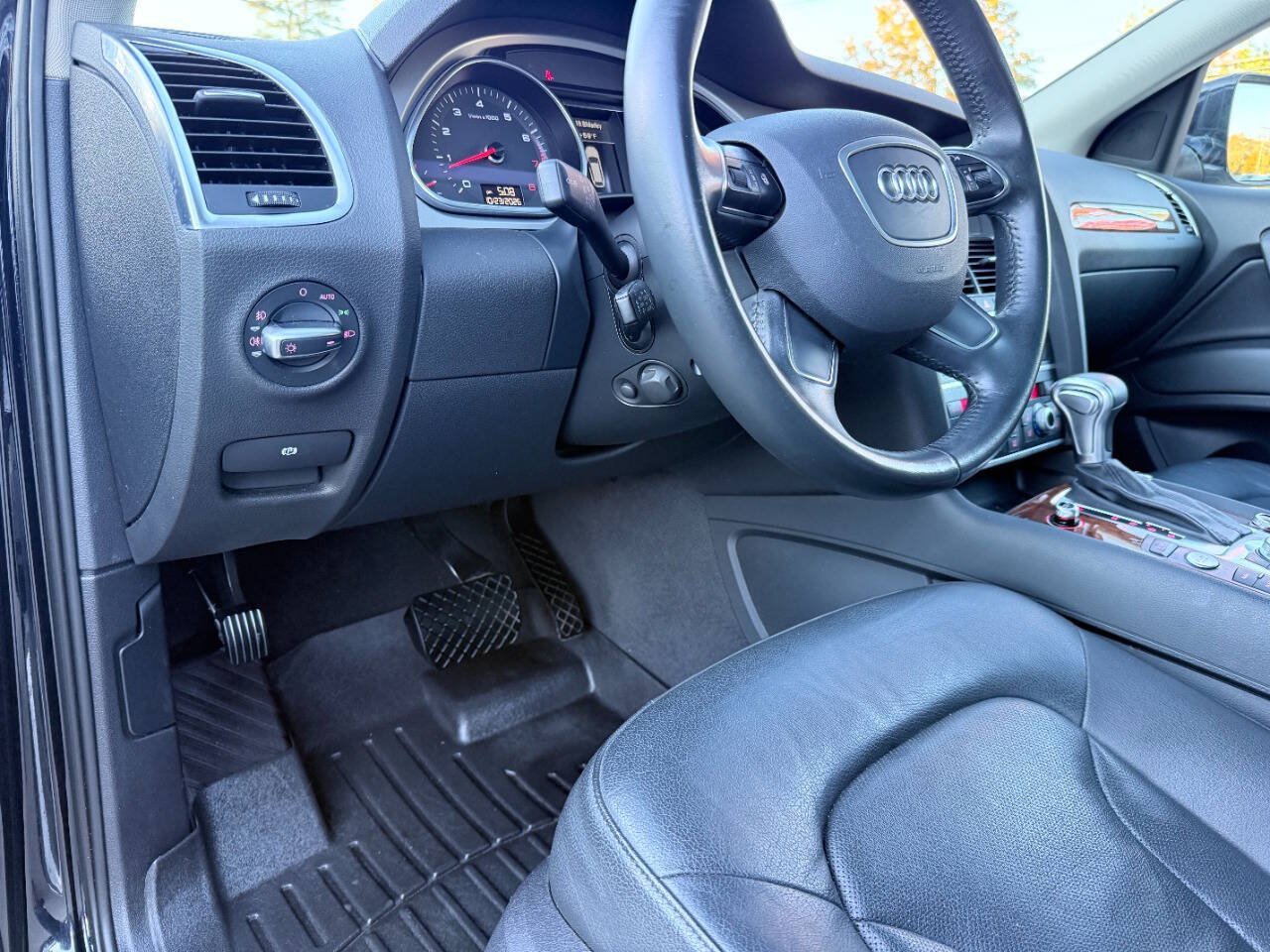 Used 2015 Audi Q7 3.0T S line Prestige w/ Cold Weather Package AWD/4WD image 33