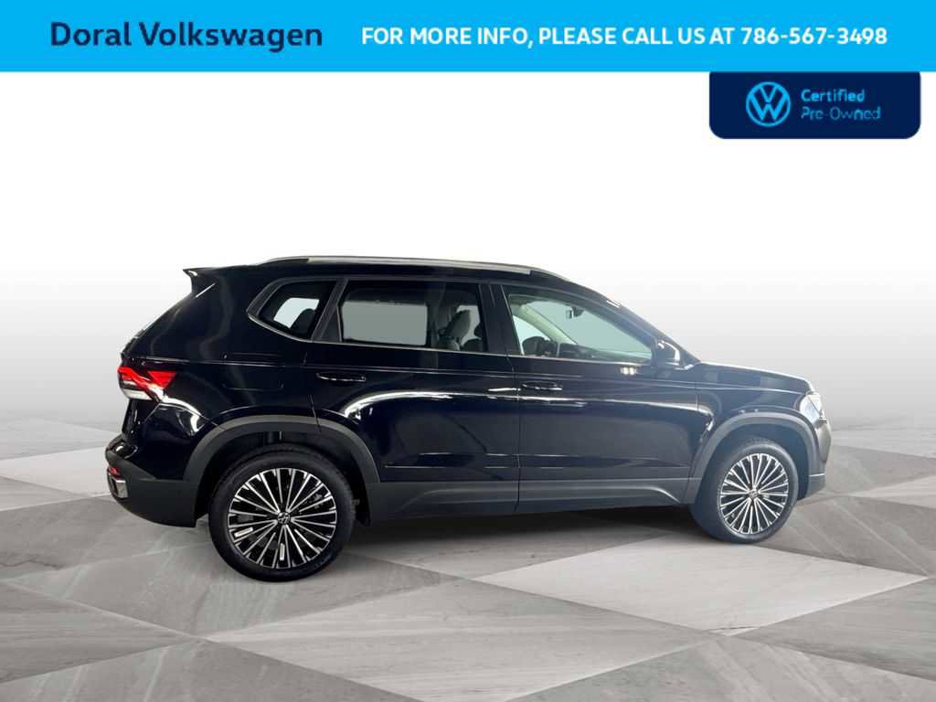Used 2025 Volkswagen Taos SE FWD image 9