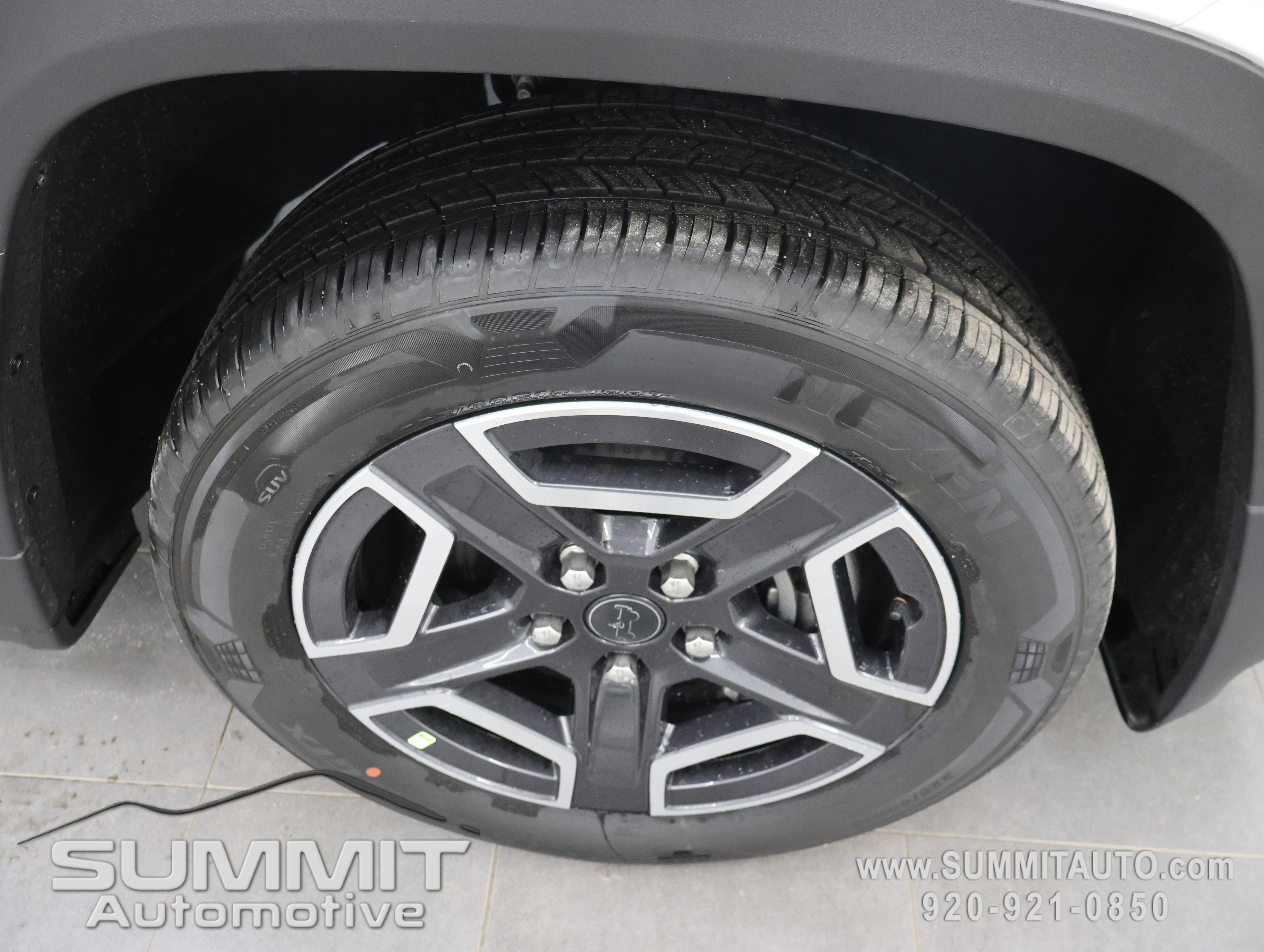 New 2026 Jeep Cherokee Limited image 3