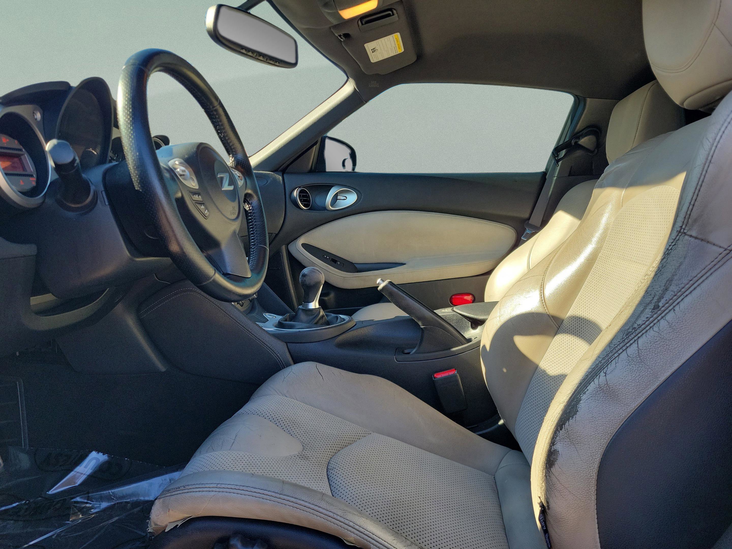 Used 2011 Nissan 370Z Touring w/ Sport Pkg image 14