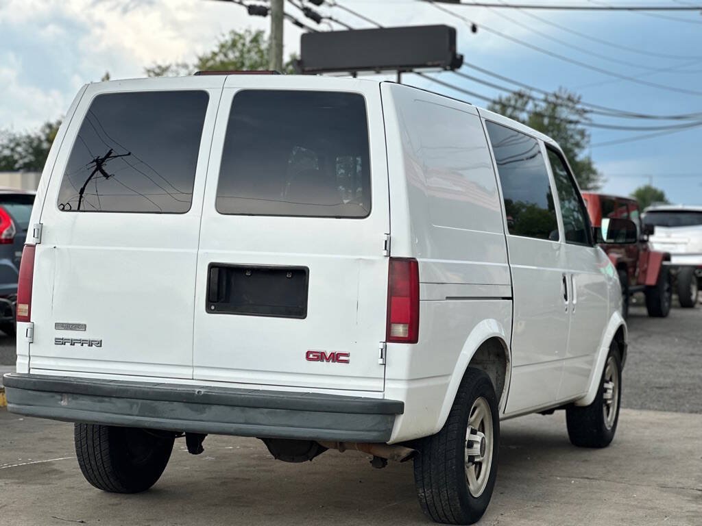 Used 2005 GMC Safari w/ Convenience Package RWD image 6