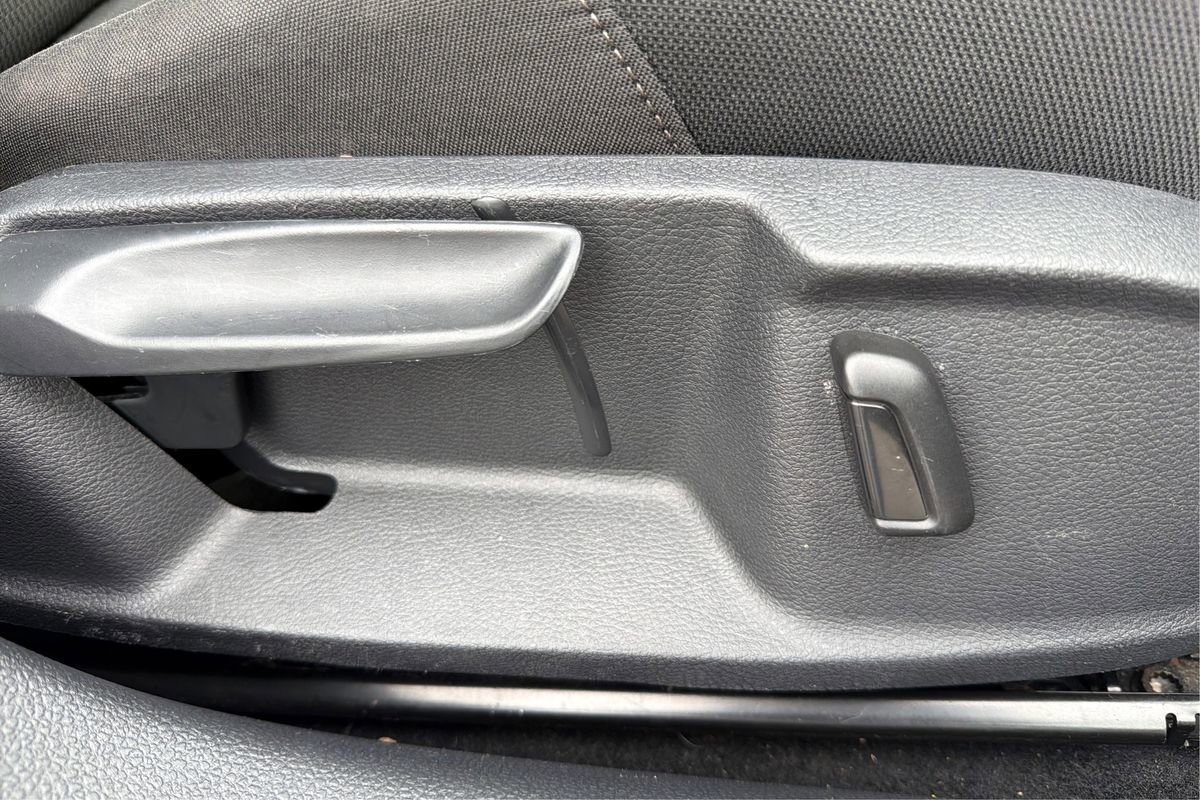 Used 2019 Volkswagen Golf S FWD image 37