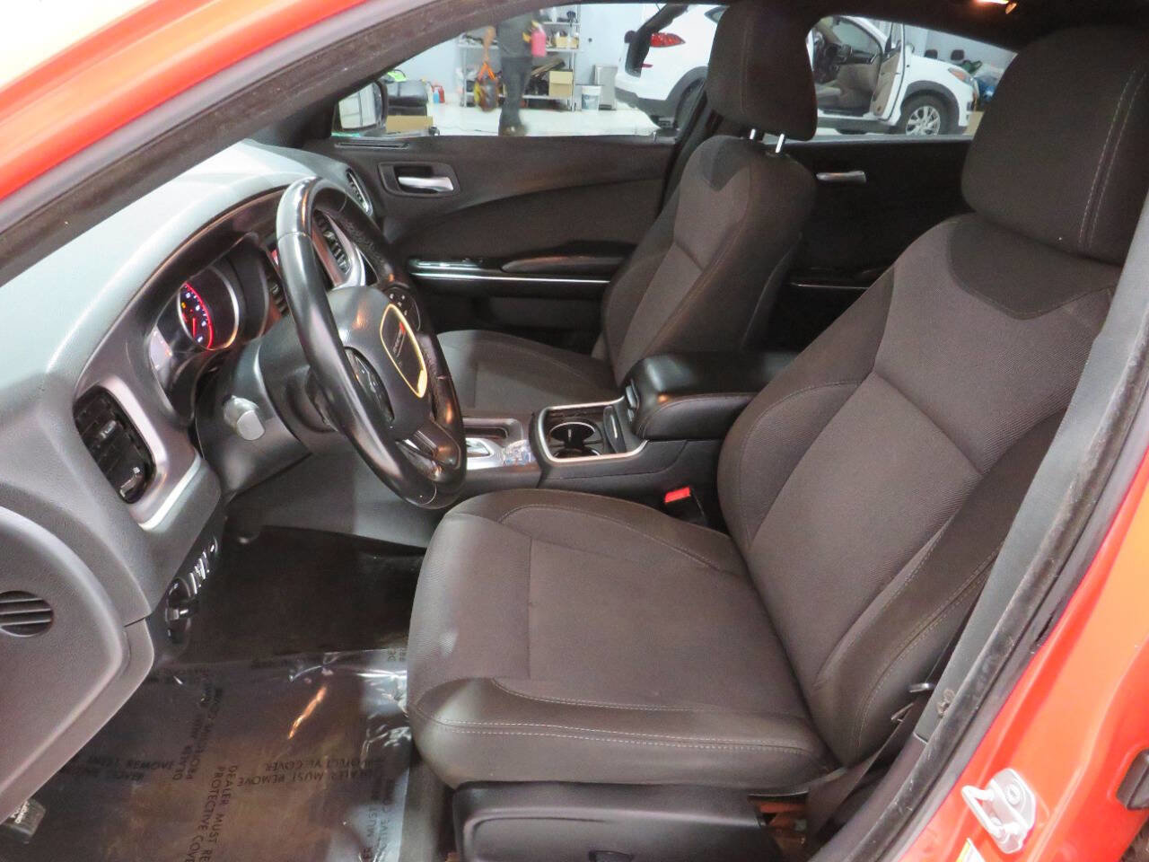 Used 2017 Dodge Charger SE image 11