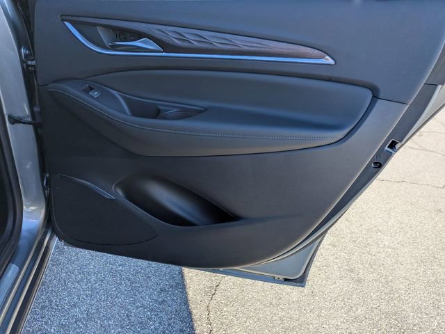 Used 2023 Buick Enclave Avenir w/ Avenir Technology Package image 37