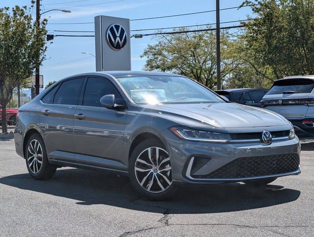 New 2025 Volkswagen Jetta SE image 1