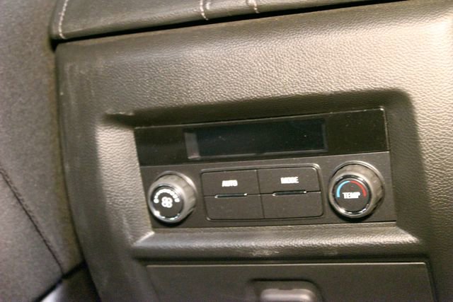 Used 2023 Chevrolet Traverse LT FWD image 14