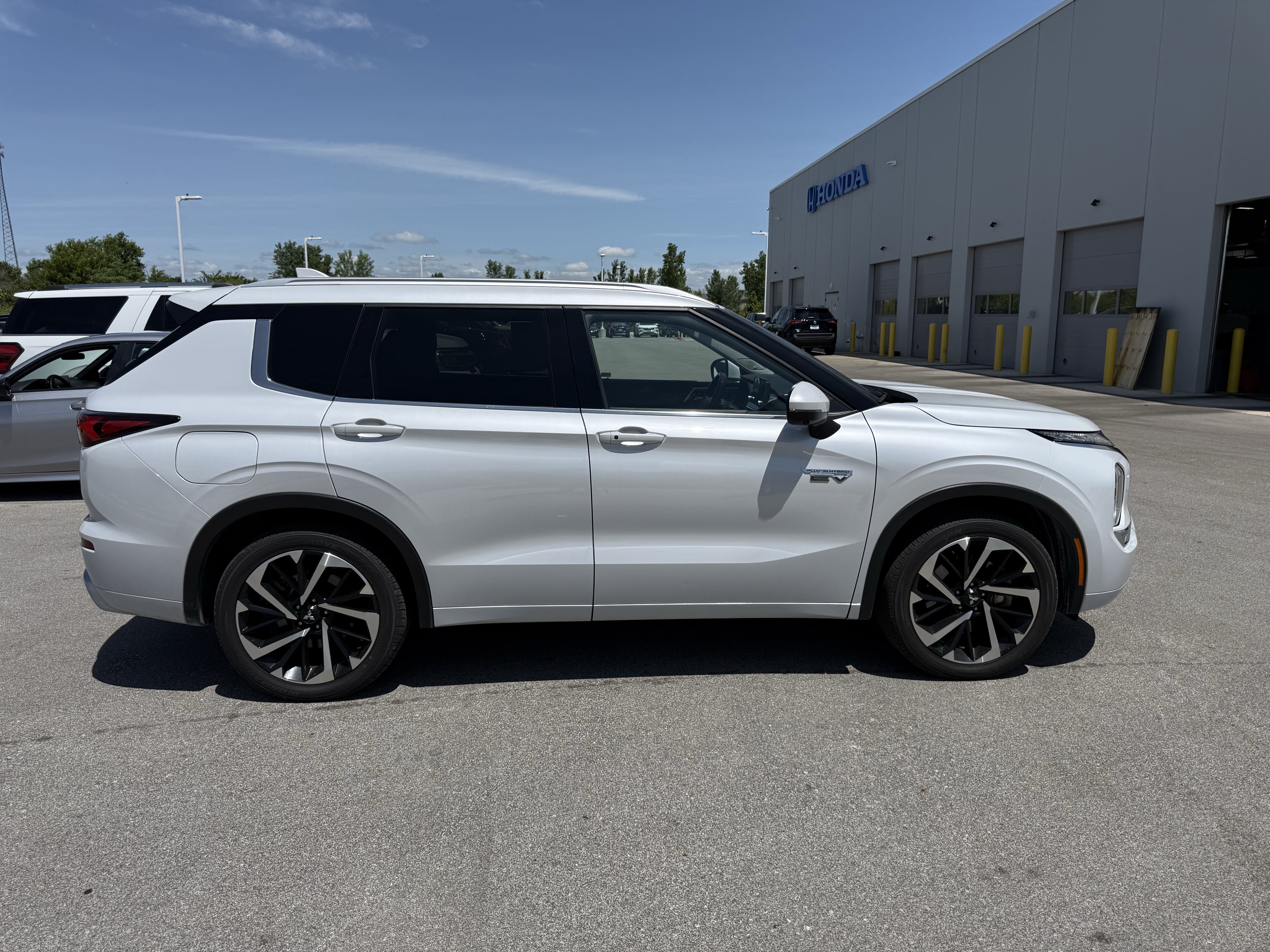 Used 2024 Mitsubishi Outlander SEL AWD/4WD image 6