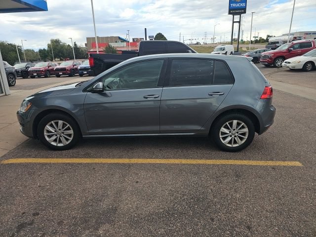 Used 2017 Volkswagen Golf S FWD image 6