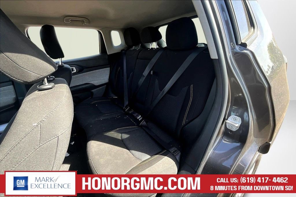 Used 2022 Jeep Compass Sport image 19