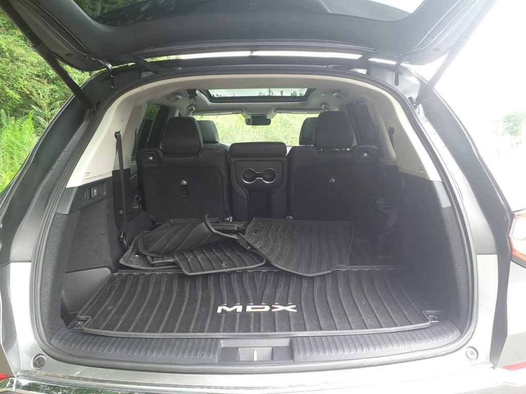 Used 2023 Acura MDX w/ Technology Package FWD image 14
