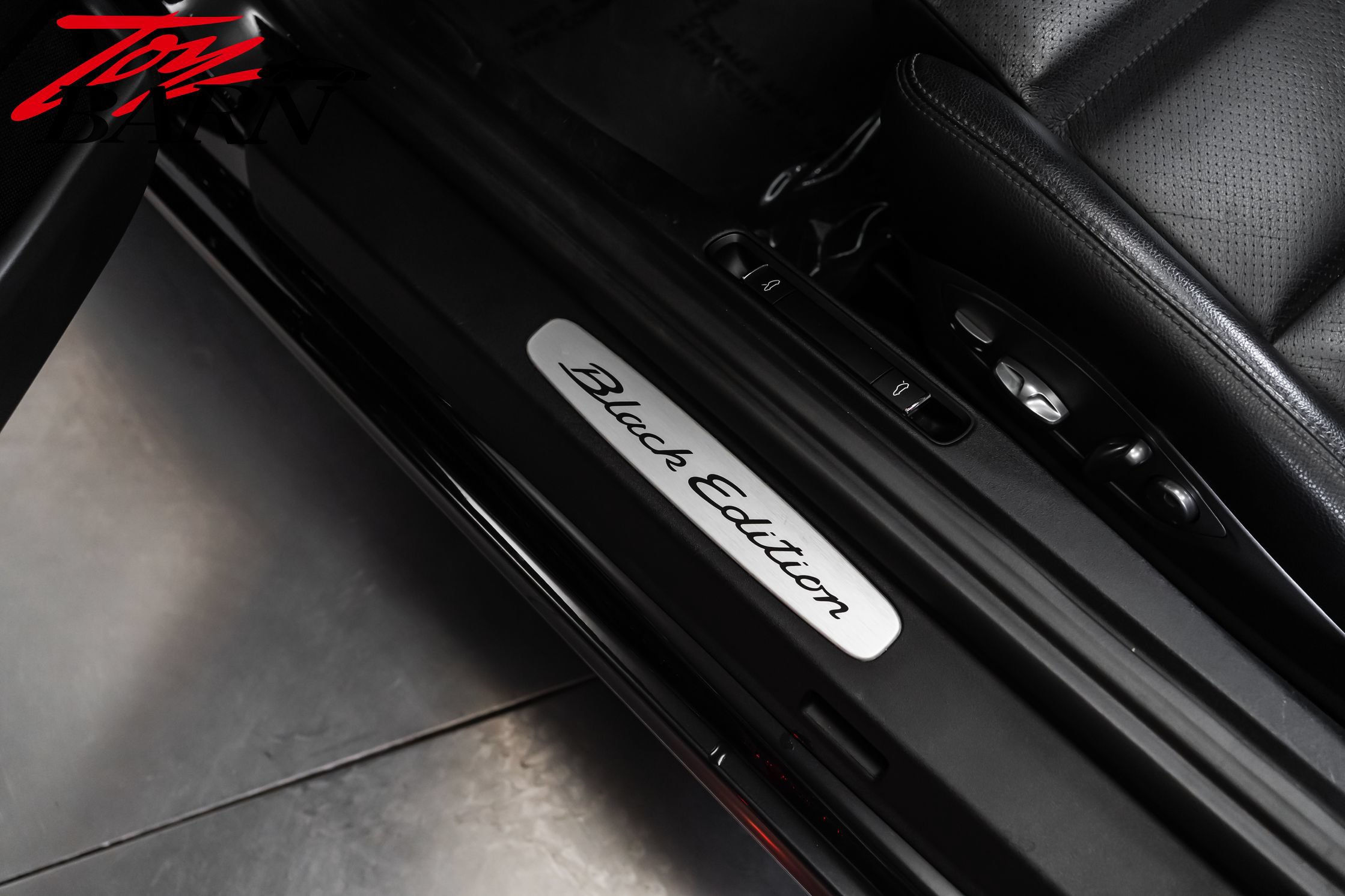 Used 2016 Porsche 911 Carrera Black Edition RWD image 29