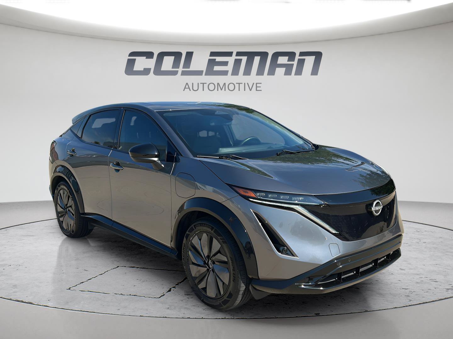 Used 2023 Nissan Ariya AWD image 2