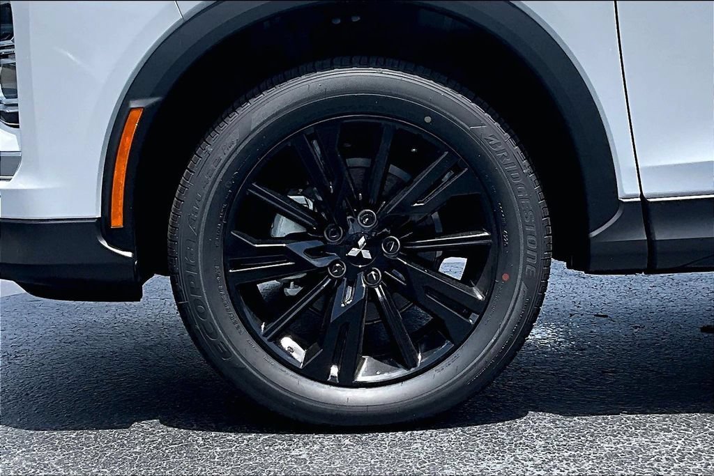New 2026 Mitsubishi Eclipse Cross AWD image 12