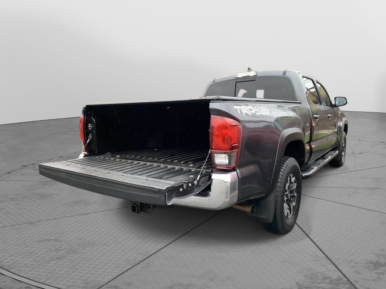 Used 2019 Toyota Tacoma TRD Off-Road image 44