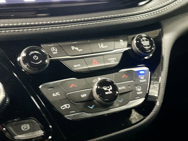 New 2026 Chrysler Pacifica Select AWD/4WD image 16