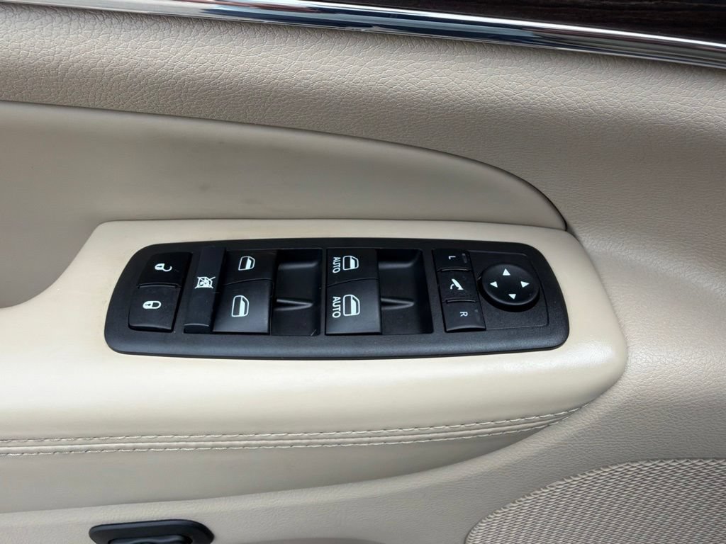 Used 2021 Jeep Grand Cherokee Overland AWD/4WD image 27