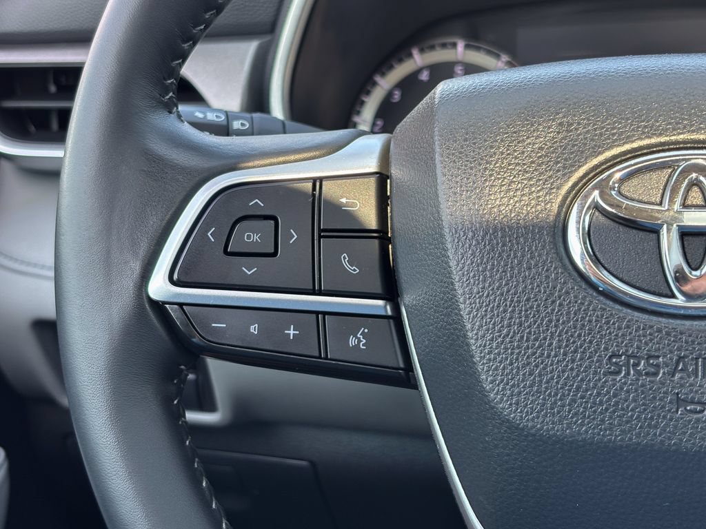 Certified 2024 Toyota Highlander XLE FWD image 29