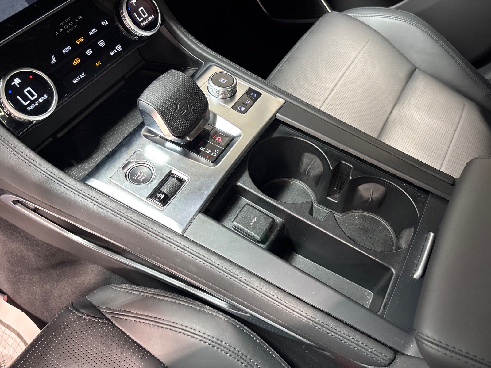 New 2026 Jaguar F-PACE SVR 575 Edition AWD/4WD image 13