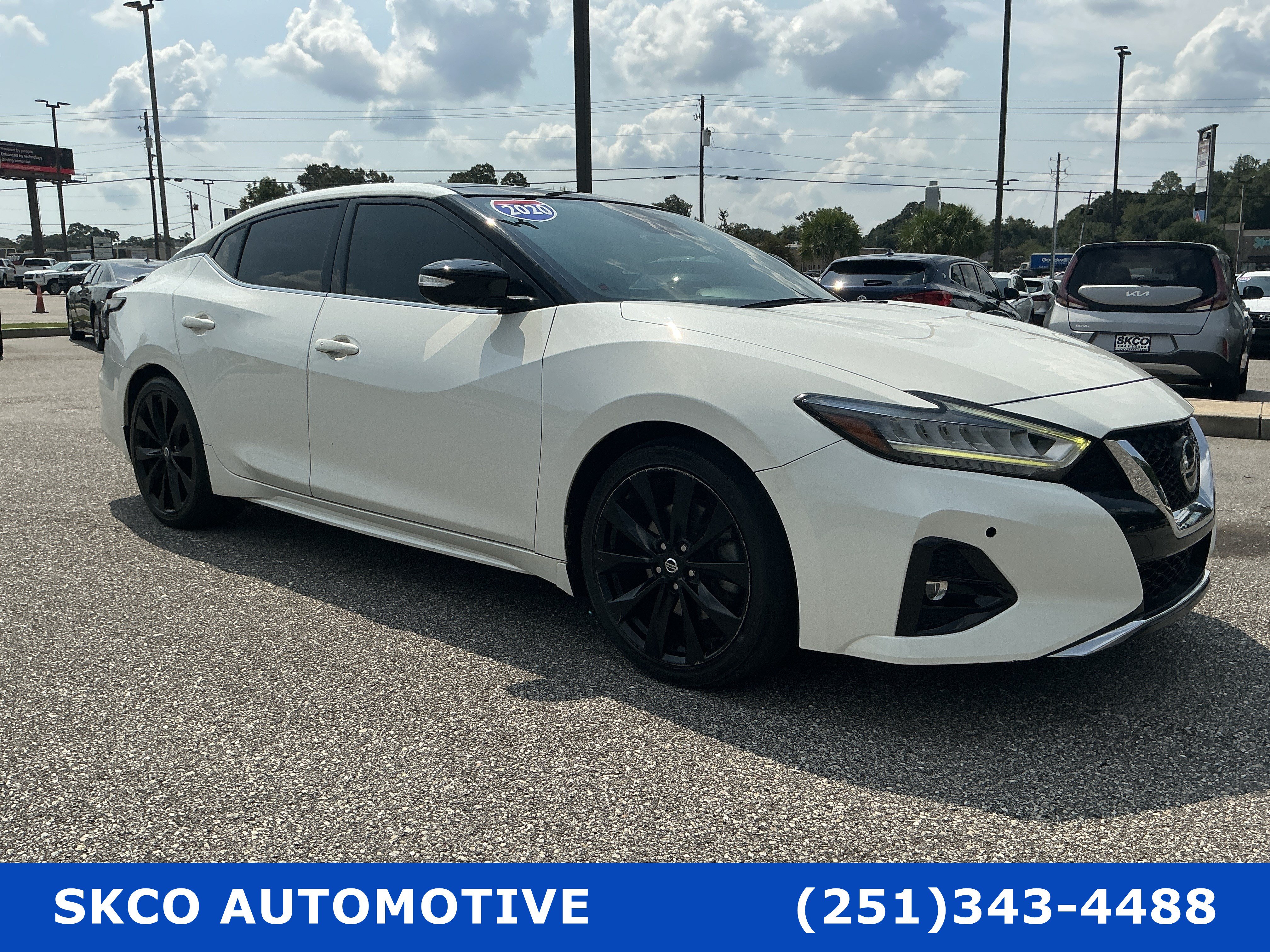 Used 2020 Nissan Maxima SR w/ Sport Mat Group FWD image 7