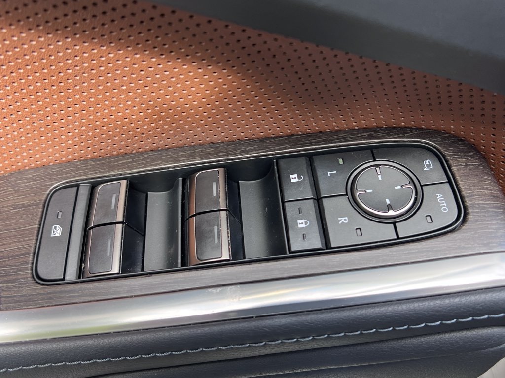 Used 2024 Lexus GX 550 w/ Accessory Package (2T) AWD/4WD image 11