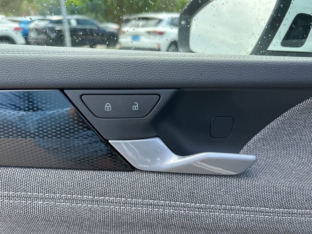 New 2025 Volkswagen Tiguan S image 11