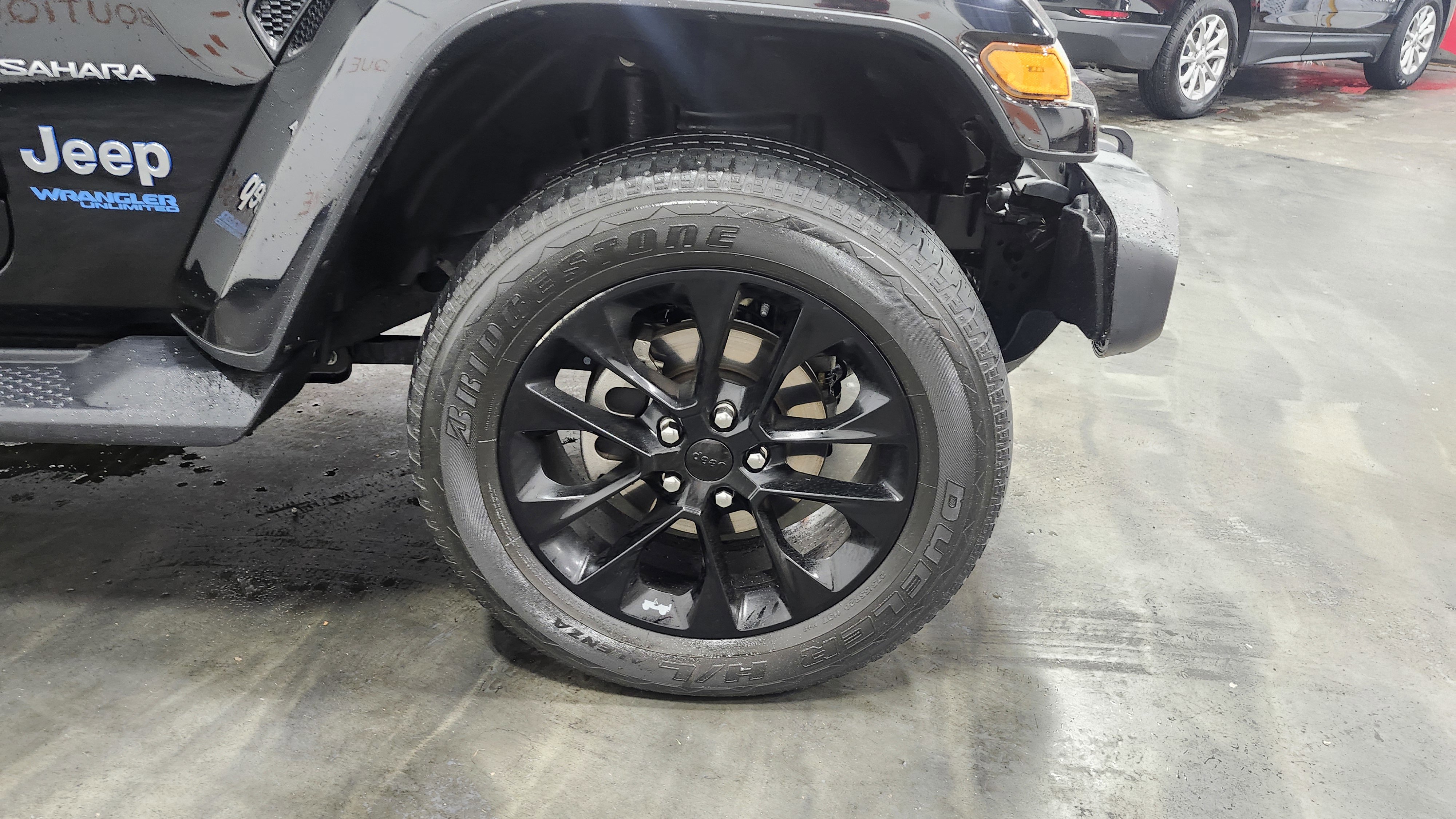 Used 2021 Jeep Wrangler Unlimited Sahara w/ Cold Weather Group image 33