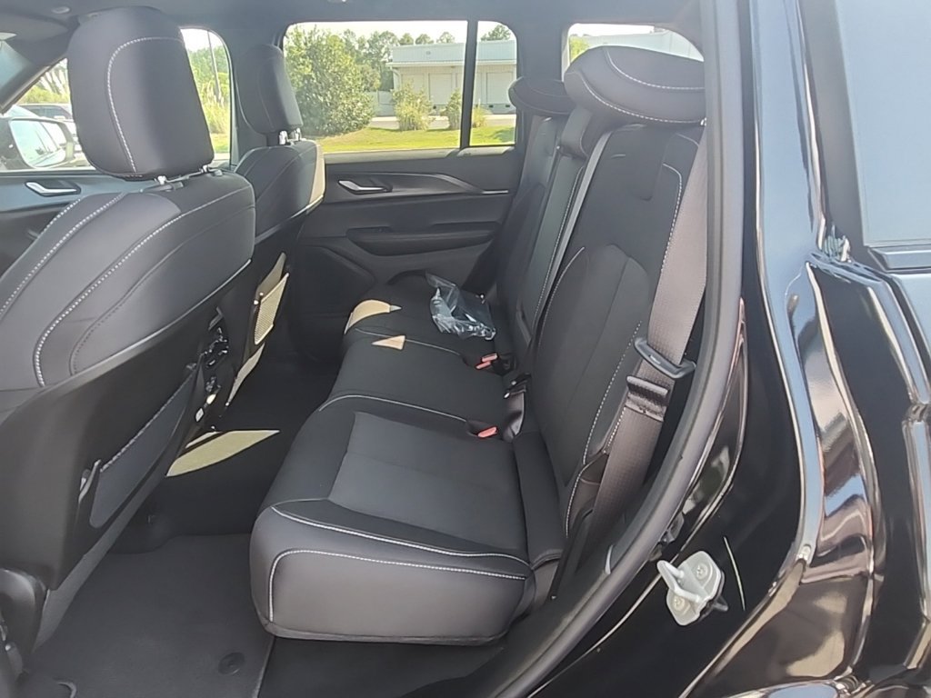New 2026 Jeep Grand Cherokee Laredo X RWD image 24