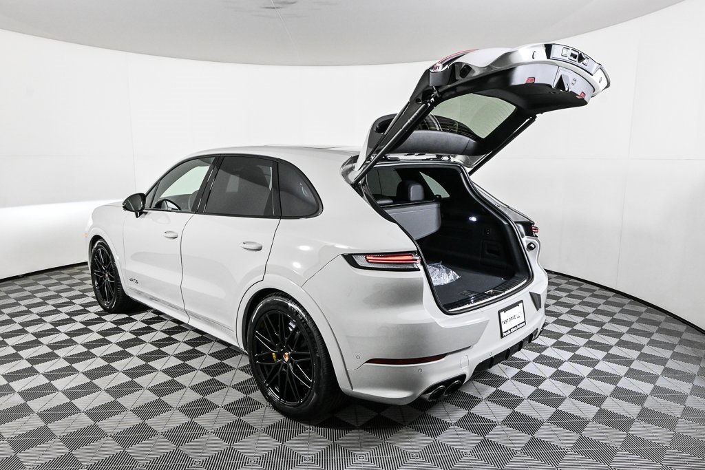 New 2026 Porsche Cayenne GTS image 42