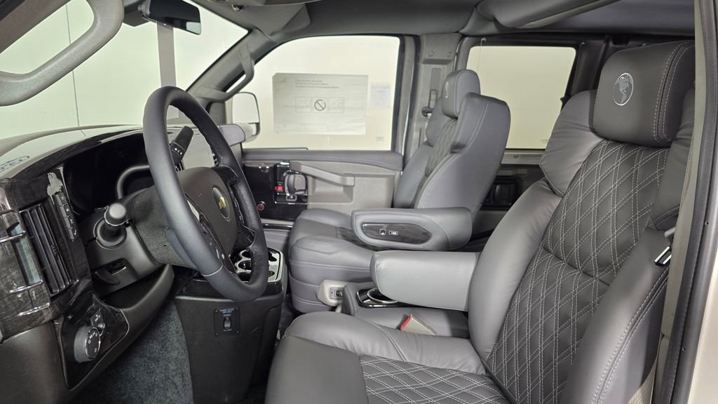 New 2026 Chevrolet Express 2500 Extended w/ Driver Convenience Package image 10