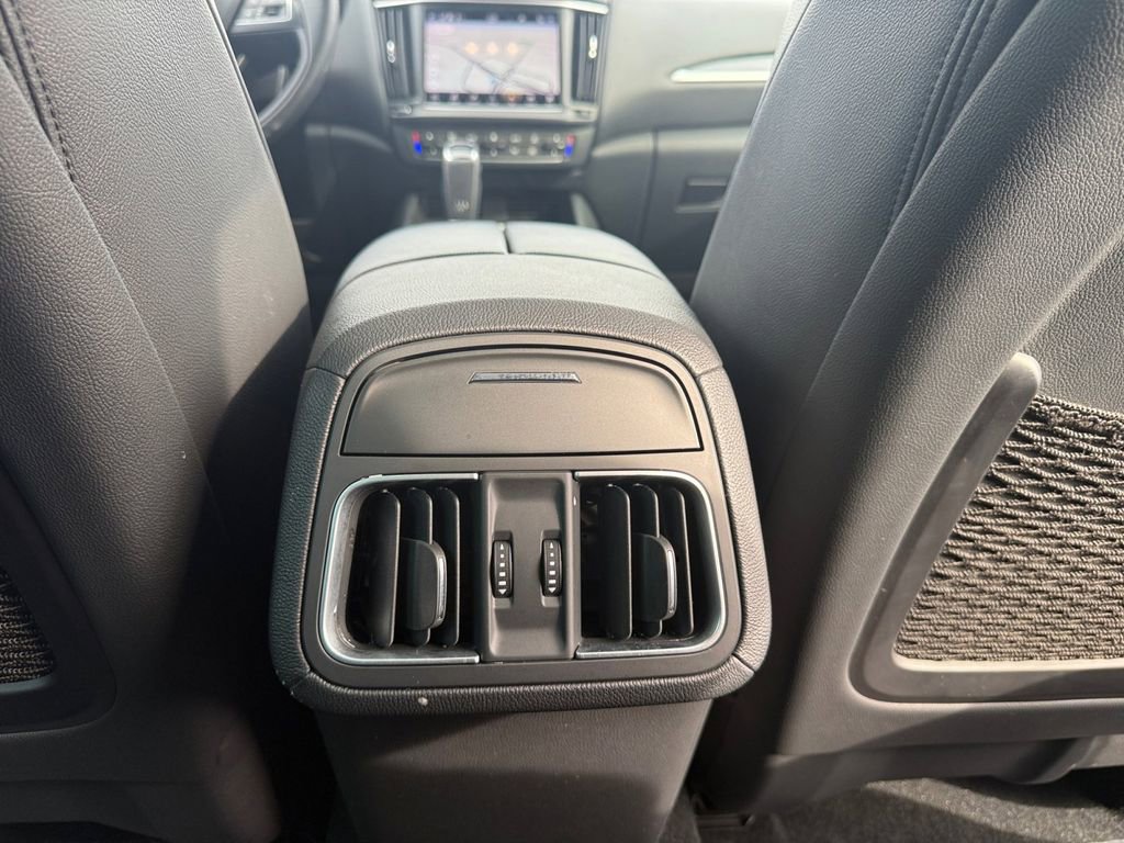 Used 2021 Maserati Levante image 29