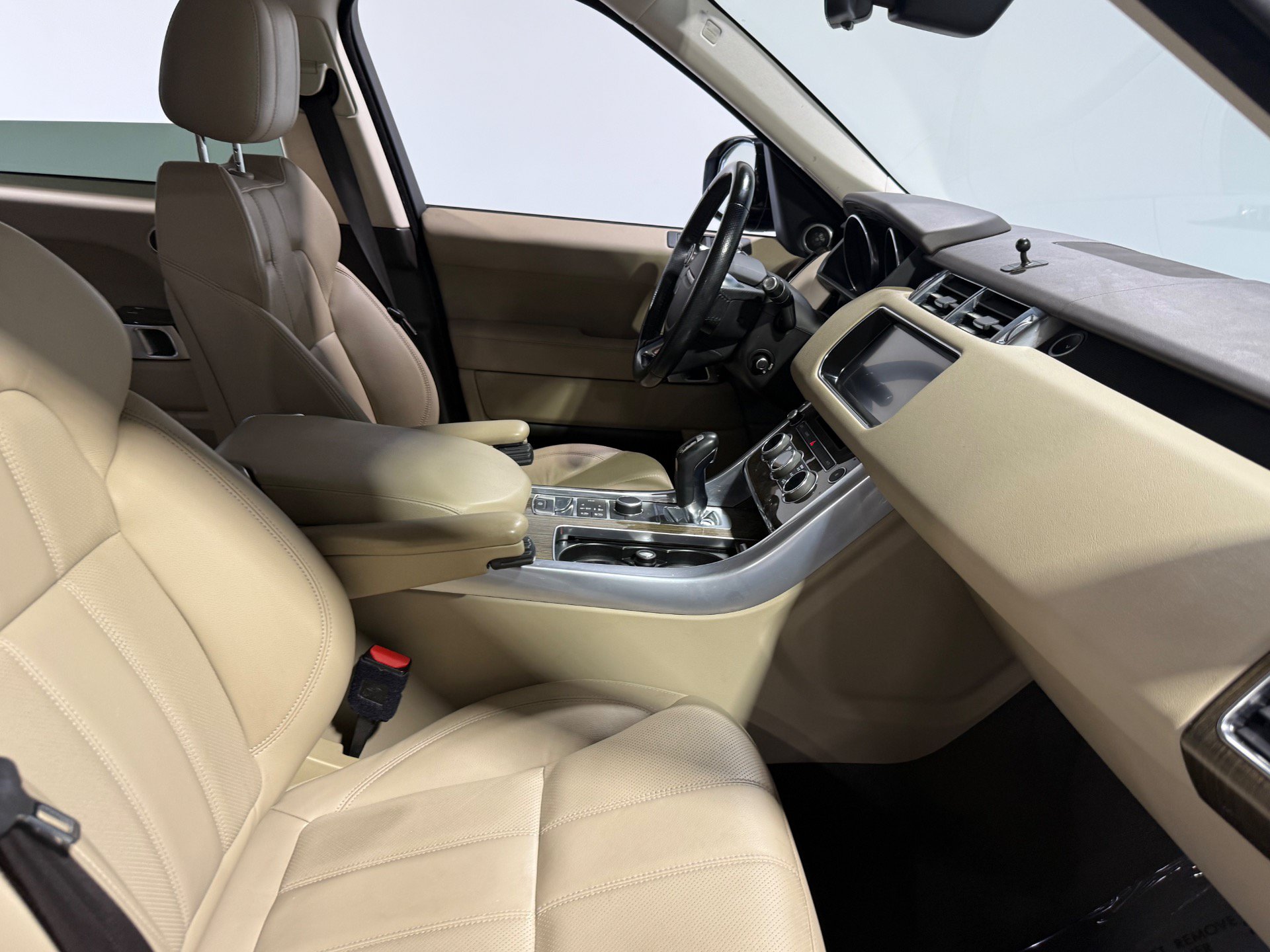 Used 2017 Land Rover Range Rover Sport SE AWD/4WD image 26