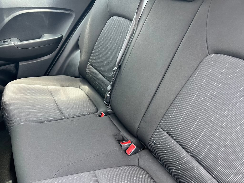 Used 2021 Hyundai Venue SE FWD image 13