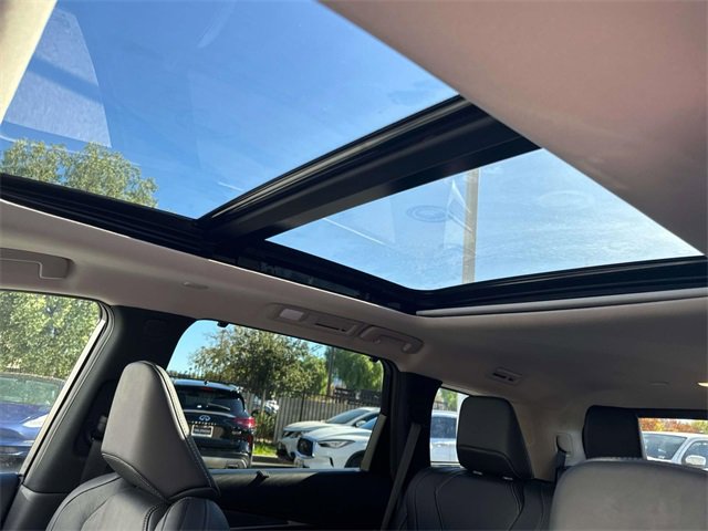 Certified 2025 INFINITI QX60 Luxe w/ Lighting Package (N94) image 4