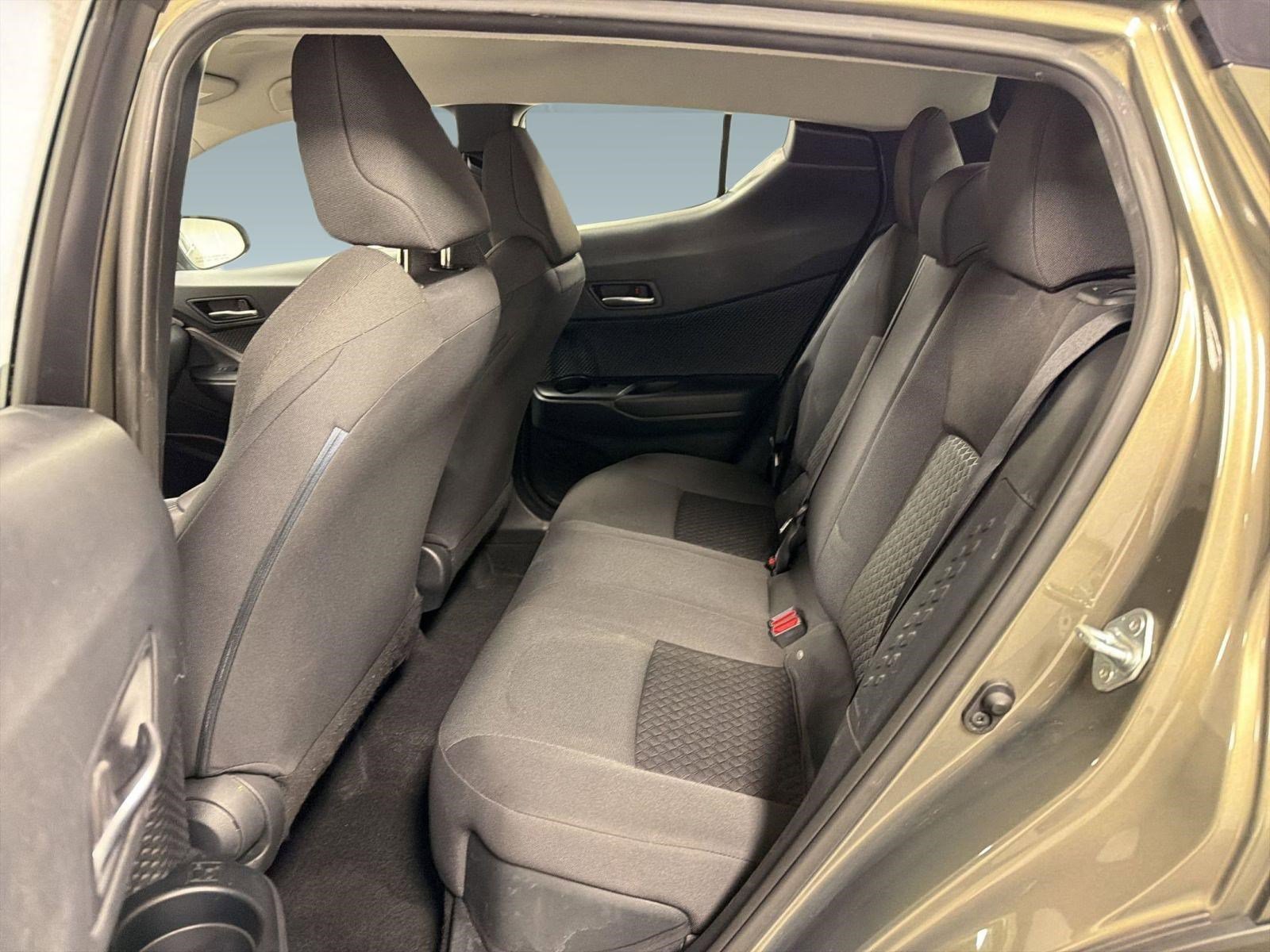 Used 2021 Toyota C-HR LE image 14