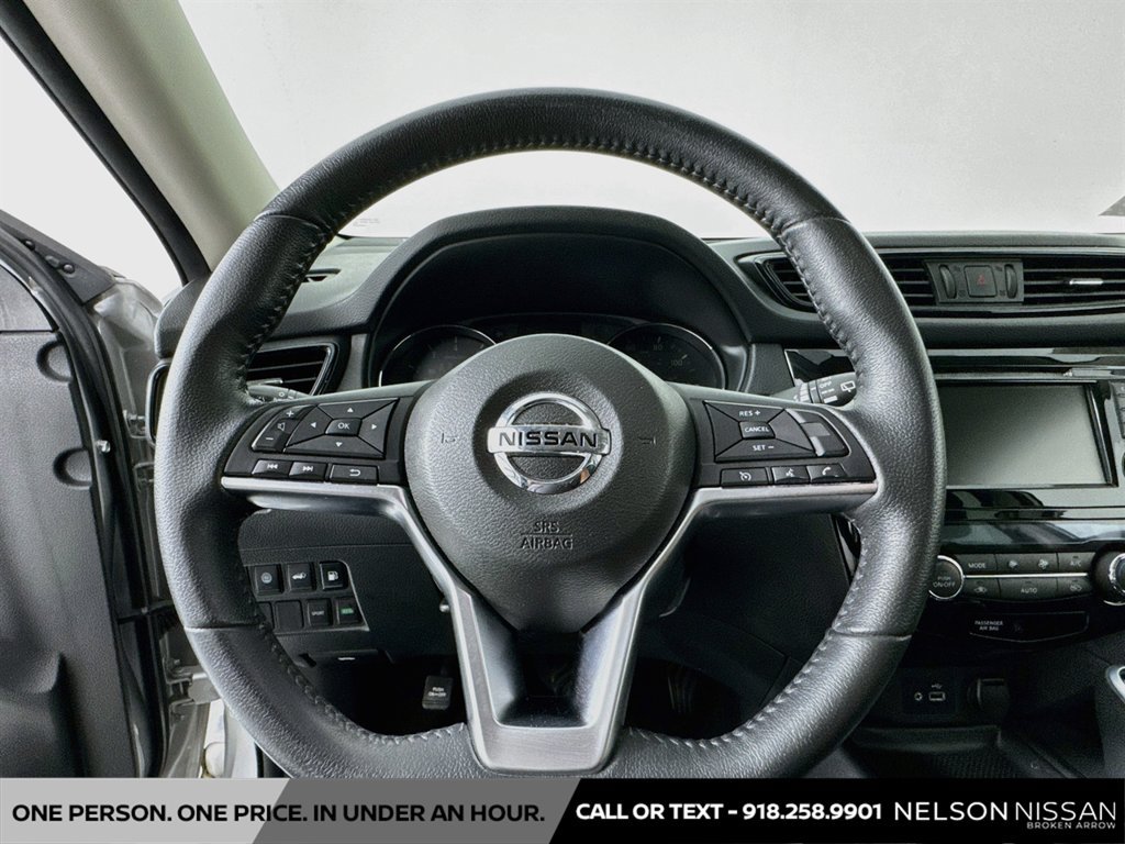 Used 2019 Nissan Rogue SV FWD image 11