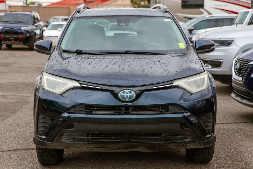 Used 2018 Toyota RAV4 LE image 3