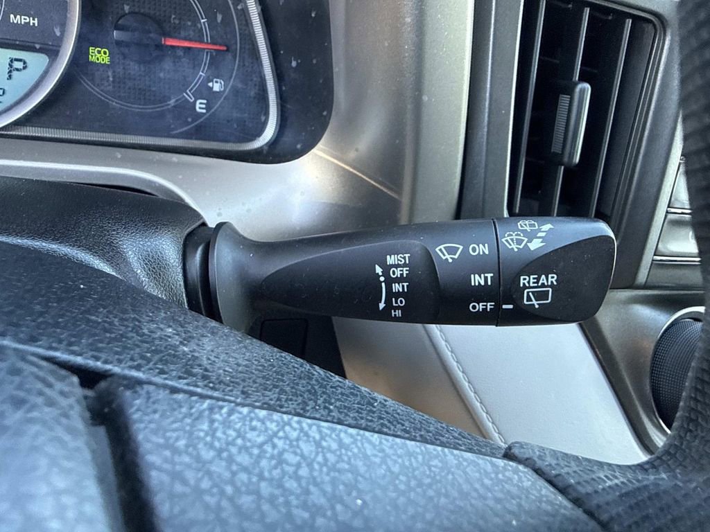 Used 2015 Toyota RAV4 LE image 34