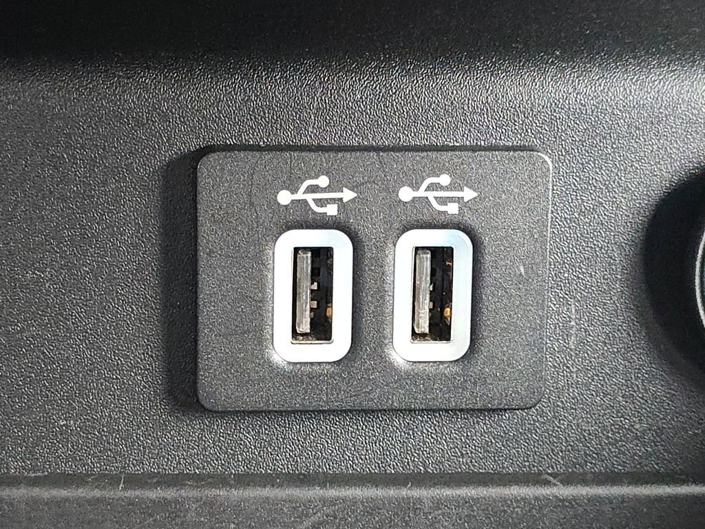 Used 2020 Ford Fusion SE image 28