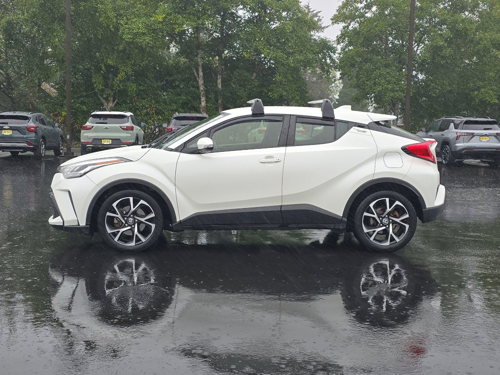 Used 2020 Toyota C-HR XLE image 6