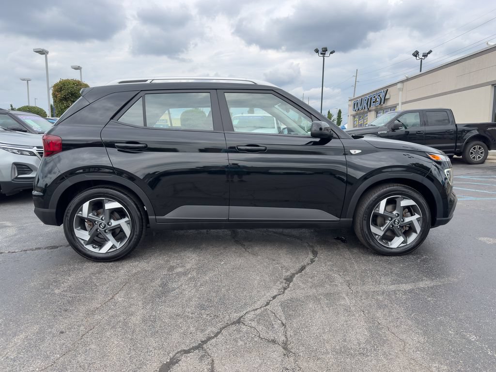 Used 2020 Hyundai Venue SEL w/ Convenience + Premium Package FWD image 8